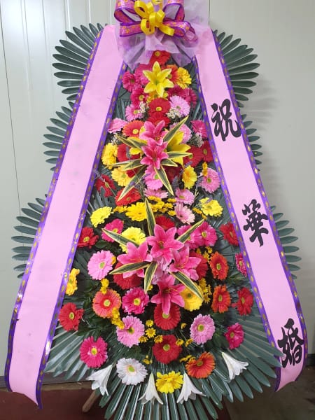 인근 상가 번영회 및 소상공인 협회에서 보내온 축복 화환